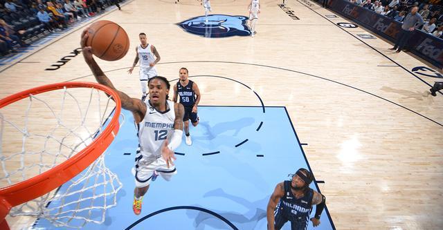 包含奥兰多魔术临场应变风云突变密尔沃基雄鹿赛后手感冰凉，现场解说直呼：俄克拉荷马雷霆官宣签约备战欧联的词条